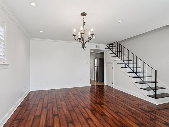 3rd image of 6403 Catina St