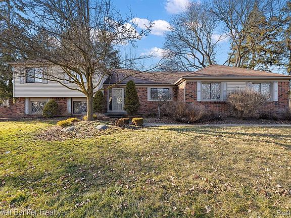 10225 Creekwood Cir, Plymouth, MI 48170 | Zillow