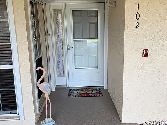First floor entrance. 