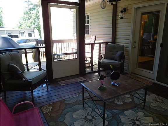 5th image of 112 Surrey Dr #21