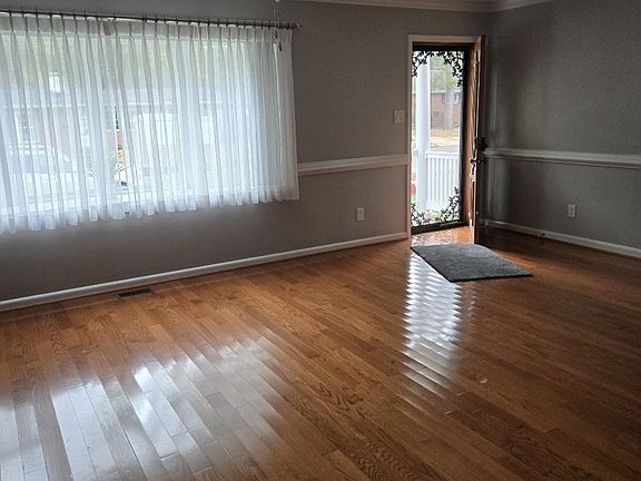 2nd image of 3807 Wedgefield Ave