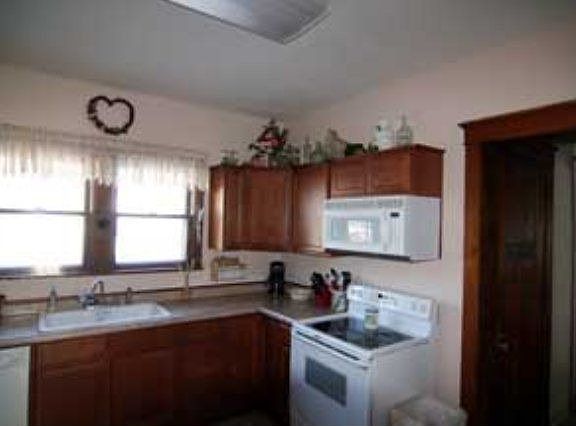 3rd image of 412 S 11th St