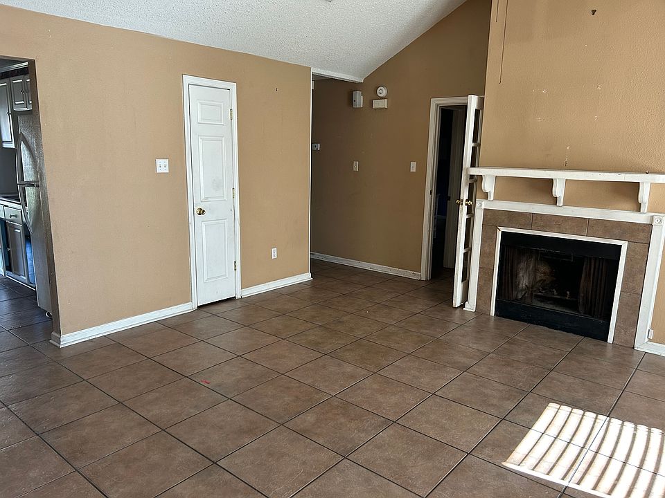 2nd image of 1909 Breckenridge Dr