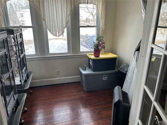 4th image of 62 W 1st St S