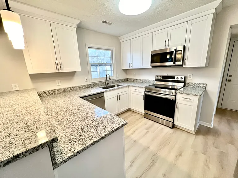 17 Sandy Lake Dr — Photo 7