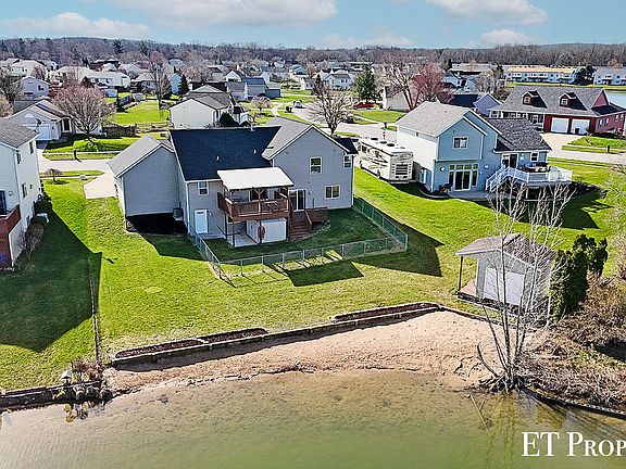 2nd image of 291 Summer Cir SE