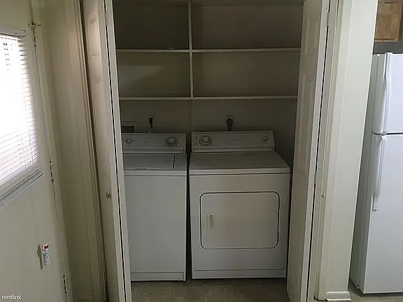 4th image of 2411 Bandera Dr APT B