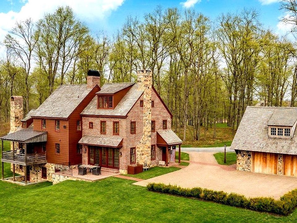 1st image of 202 Privet Ln