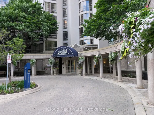 45 Kingsbridge Garden Cir #1003, Mississauga, ON L5R 3K4
