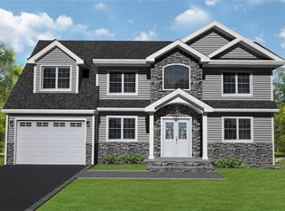 19 Holly Dr, Syosset, NY 11791