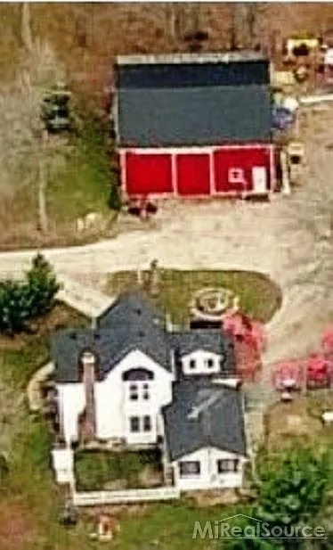 9121 Field Rd photo 1