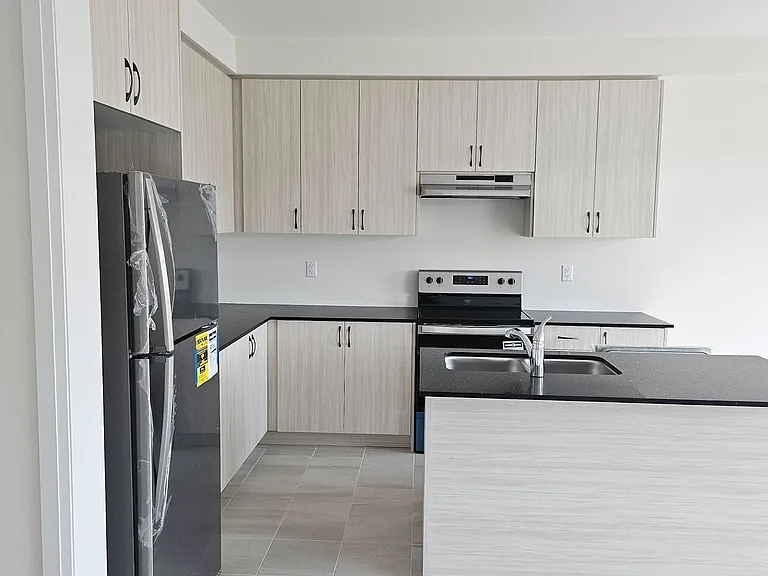 1079 Cameo St — Photo 10