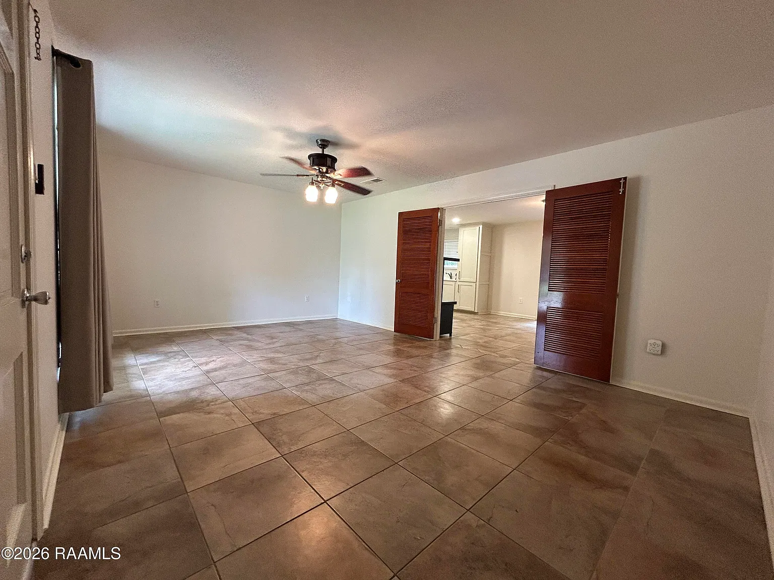 3 bed, 2.0 bath, 1650 sqft, $1,900 — Photo 2