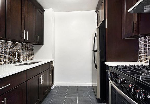 2nd image of 590 Flatbush Ave Floor 7