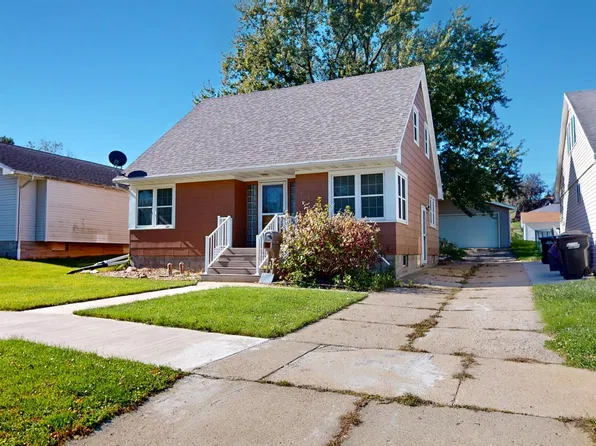 131 S 7th St, Cherokee, IA 51012