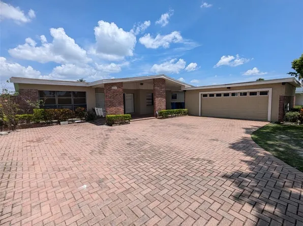 3931 E Eden Roc Cir, Tampa, FL 33634
