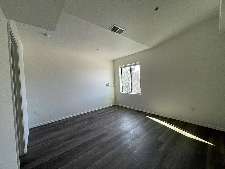 920 Shoofly St — Photo 7