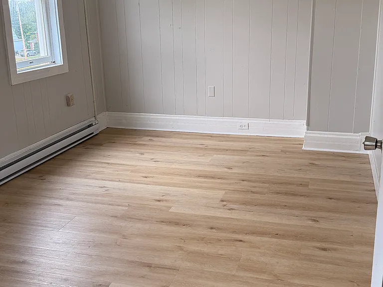164 Maple St — Photo 2
