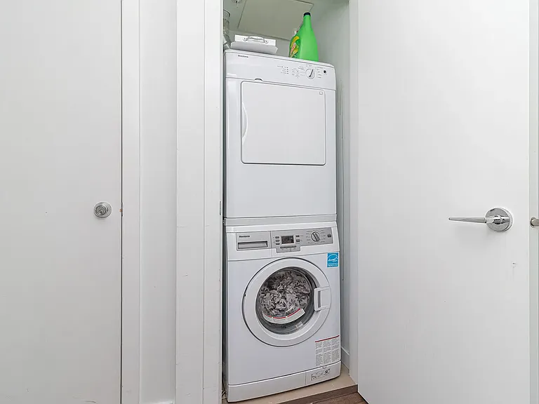 517 Fisgard St #206 — Photo 14