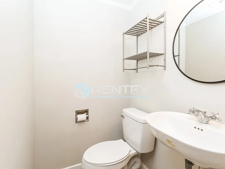 623 S New Hope Rd #4 — Photo 6