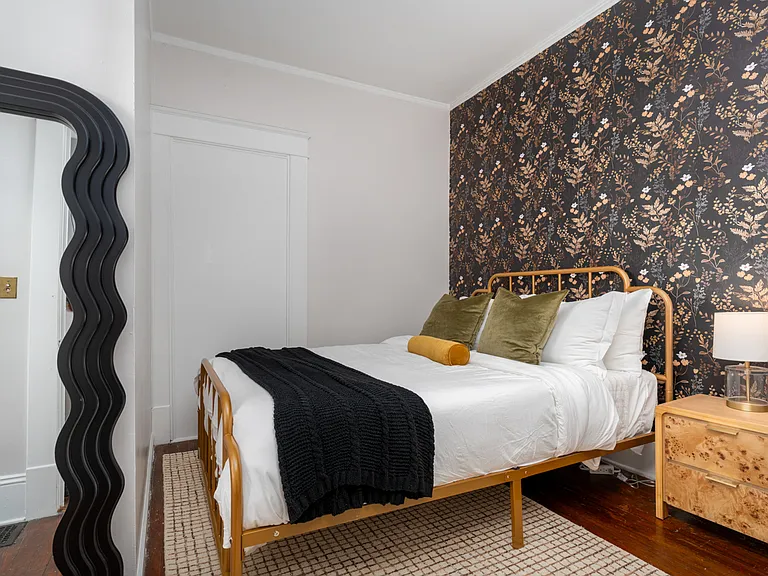 1504 W Friendly Ave #A — Photo 25