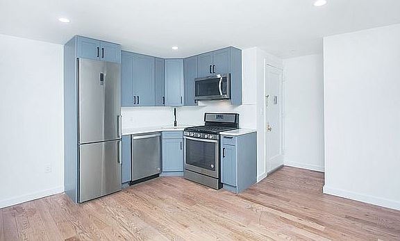 4th image of 2588 7th Ave #J