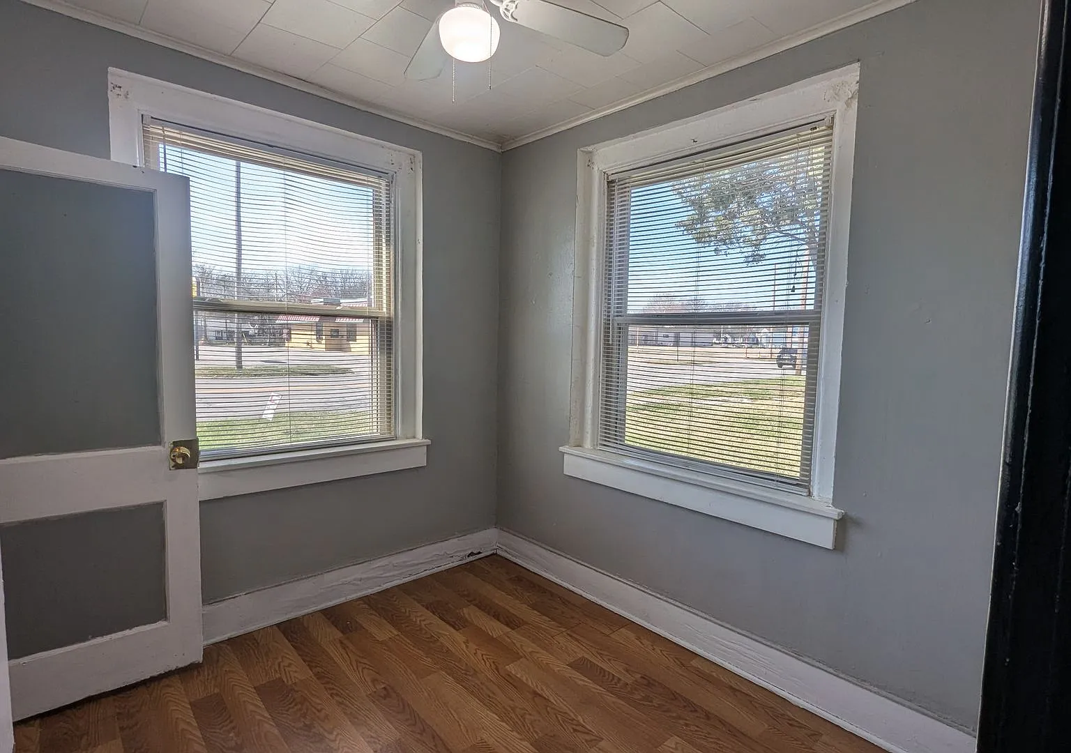 1 Bed, 1 Bath Affordable Apartment - Minutes From PSU — Photo 3