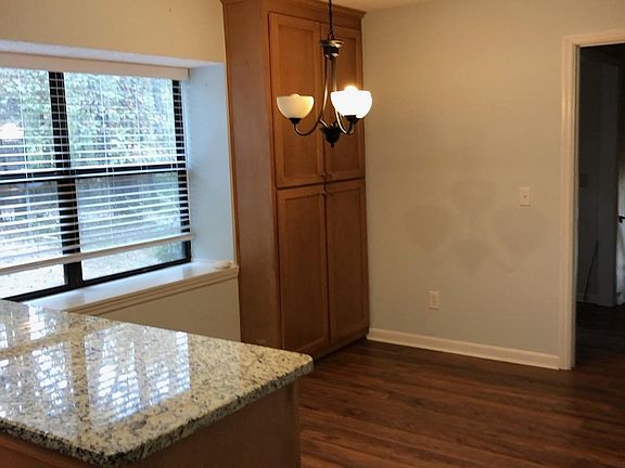 3rd image of 484 Lee Road 158