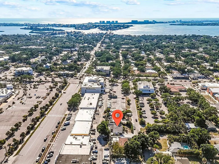 2082 Orchid St — Photo 18