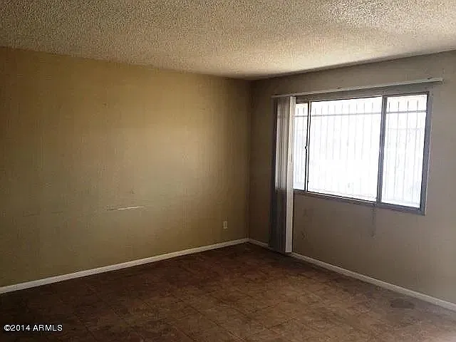 3 bed, 1.5 bath, 936 sqft, $1,800 — Photo 4