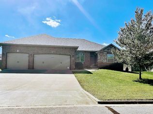 4598 W Silo Hills Dr, Springfield, MO 65802