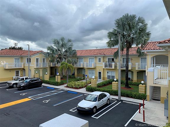 3rd image of 9720 SW 184th St Unit 108