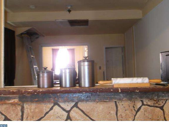 3rd image of 2738 W Montgomery Ave