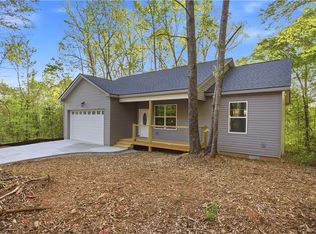 221 Cub Cove Dr, Walhalla, SC 29691