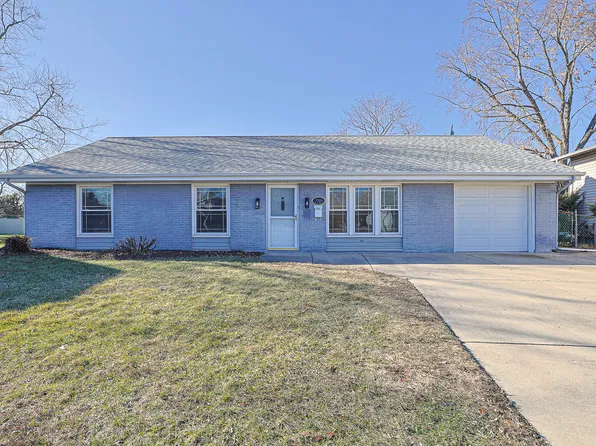 7784 Huntington Cir S, Hanover Park, IL 60133