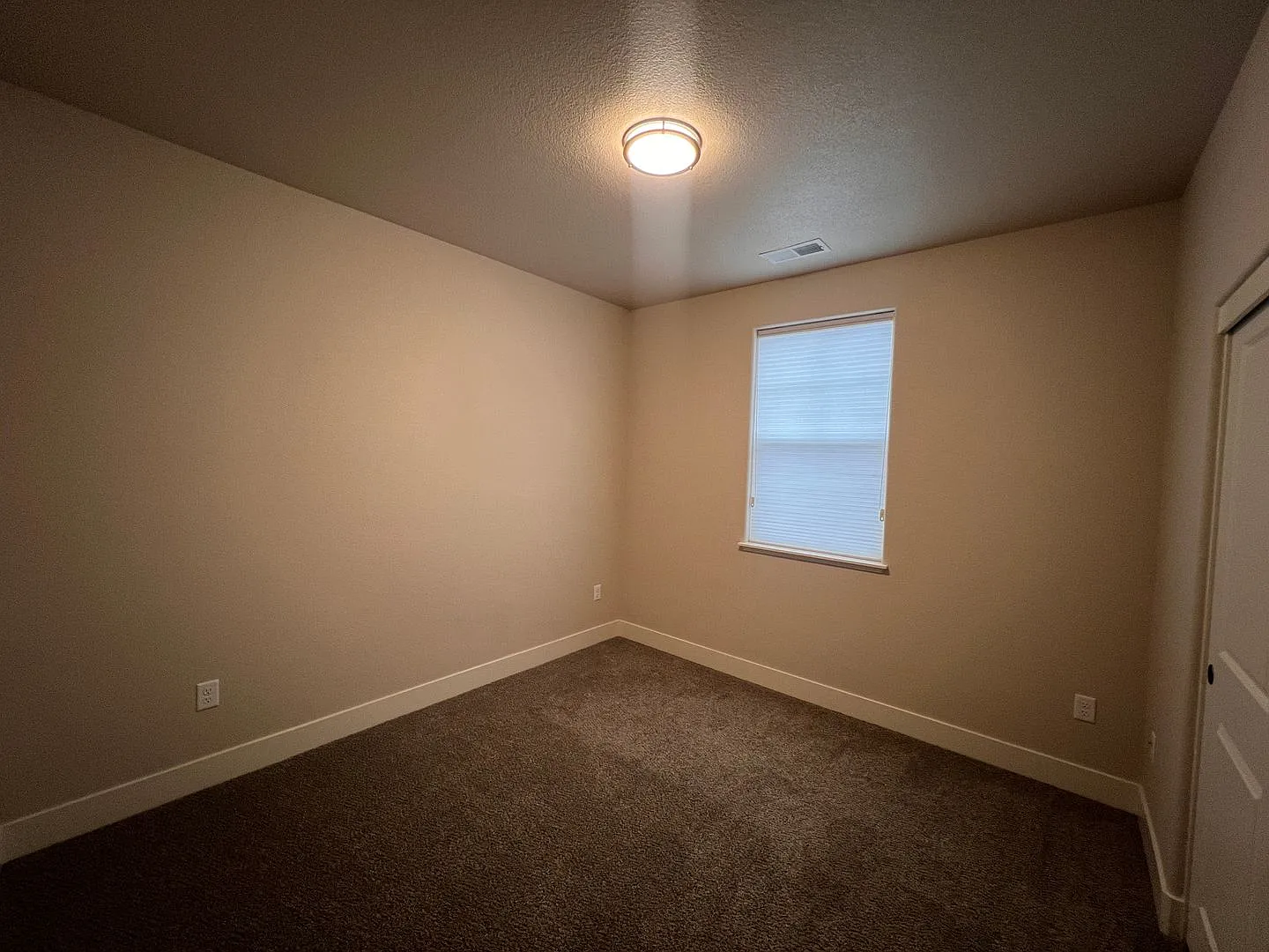 3/2.5 Modern & Beautiful Townhome in Gardnerville — Photo 3