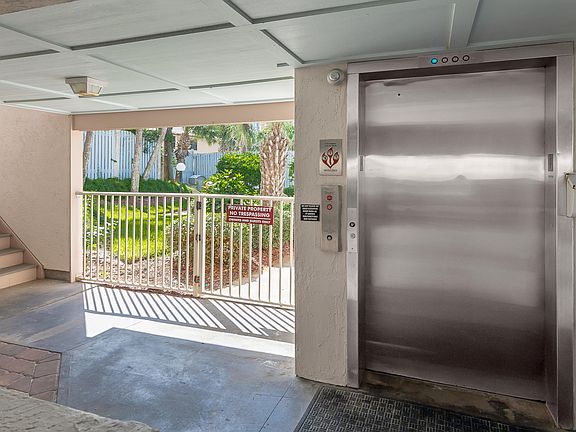 2nd image of 1 10th St APT 202