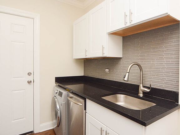 4th image of 3821 N Greenview Ave #E3