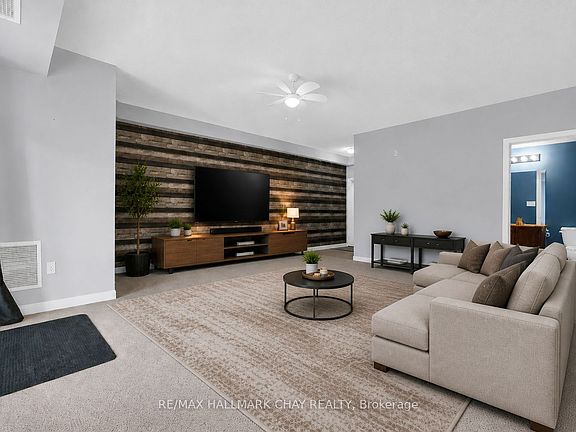 3rd image of 306 Essa Rd #302