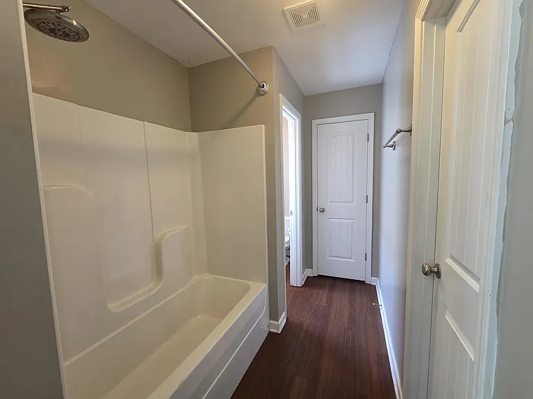 1315 Crosstown Ct — Photo 17