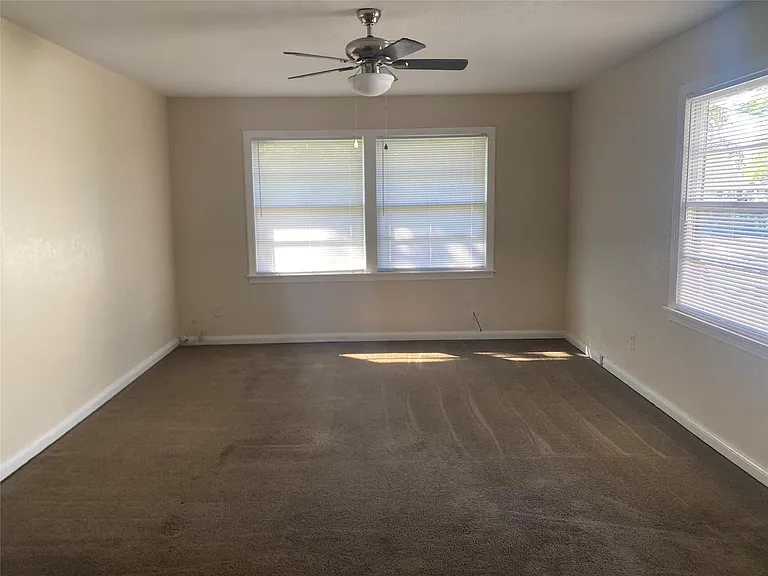 243 Acacia St — Photo 4