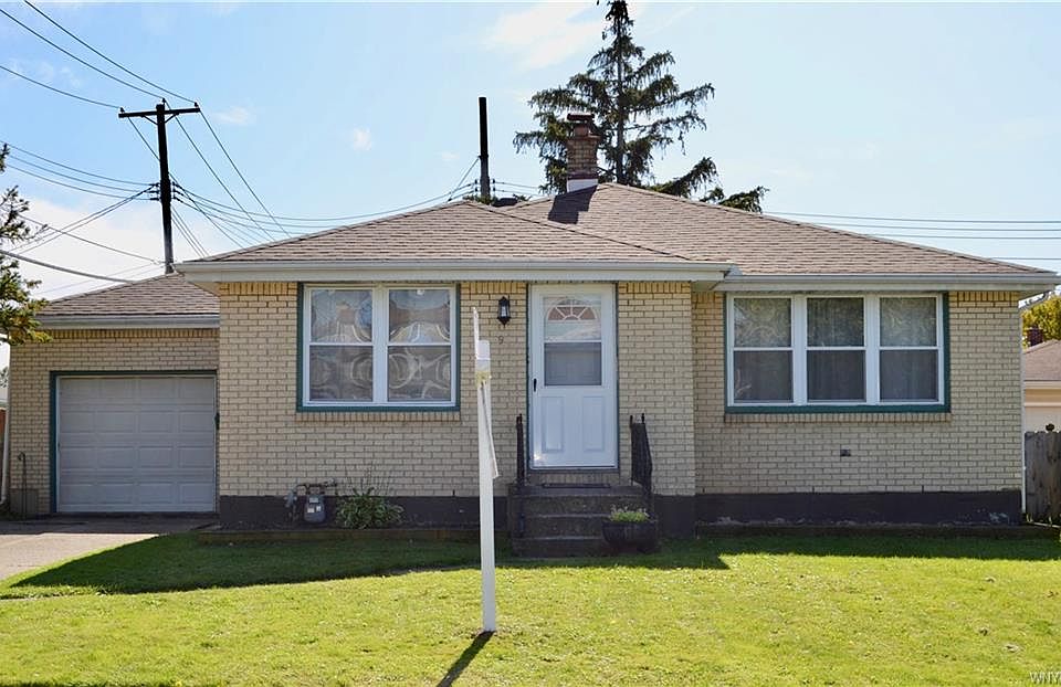 1st image of 9 Barone Cir