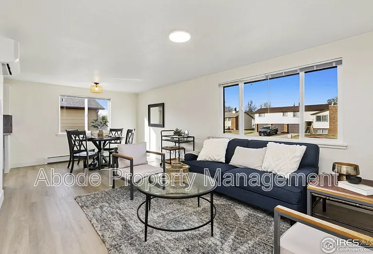 138 Glenda Dr #1 — Photo 2