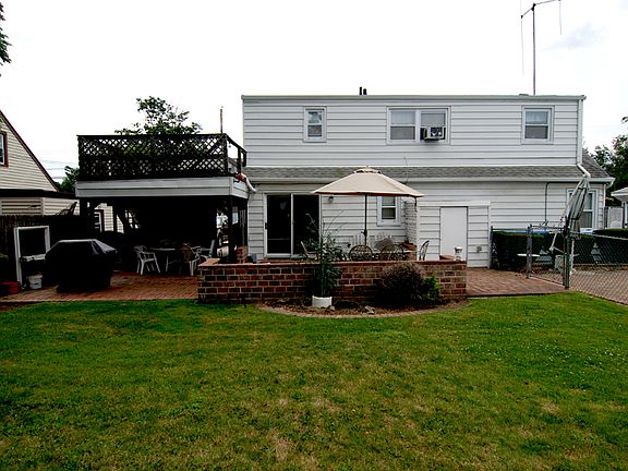 2nd image of 87 Pickwick Ln