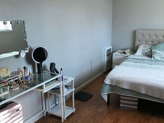 5th image of 2315 Colfax Ave S APT 19