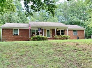 1501 Robinhood Dr, Pearisburg, VA 24134