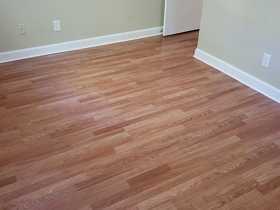 5th image of 296 Emerson Ave #4