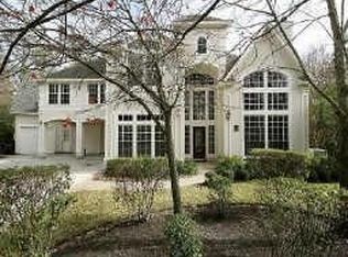 3 Edgecliff Pl, The Woodlands, TX 77382