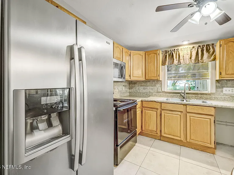 3223 Victoria Park Rd — Photo 10