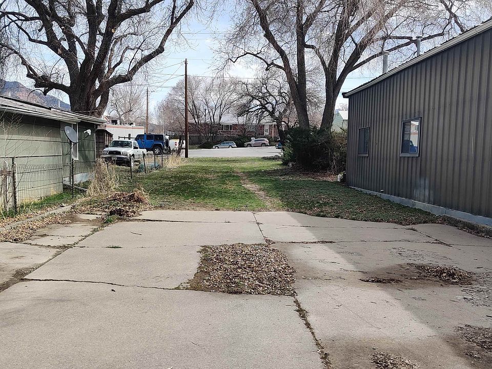 1st image of 121 Grand Ave